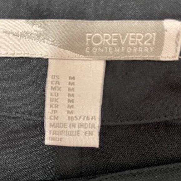 Forever21 Contemporary Womens Medium‎ Black Embroidered Pom Pom NWT Shorts - Picture 5 of 6